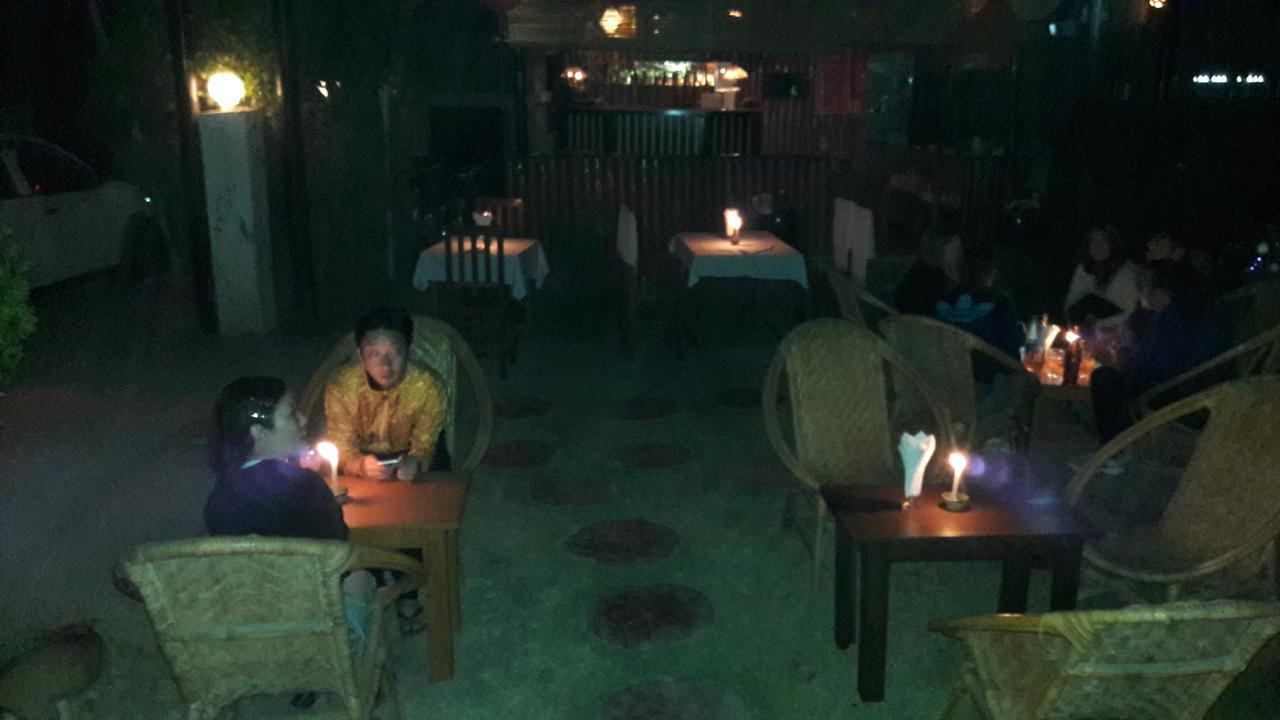 Palace Nyaung Shwe Guesthouse Exteriör bild